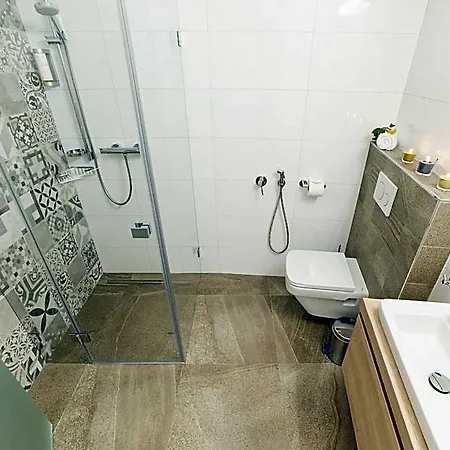 Hotel Garni Castle Bridge 4*
