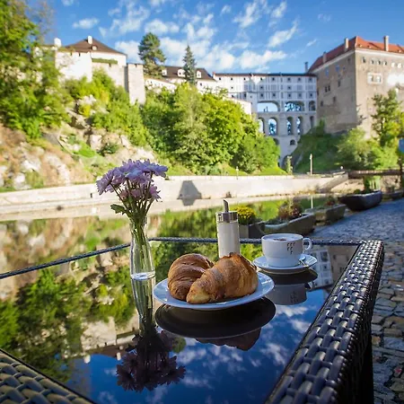 Garni Castle Bridge Český Krumlov
