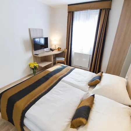Garni Castle Bridge Otel