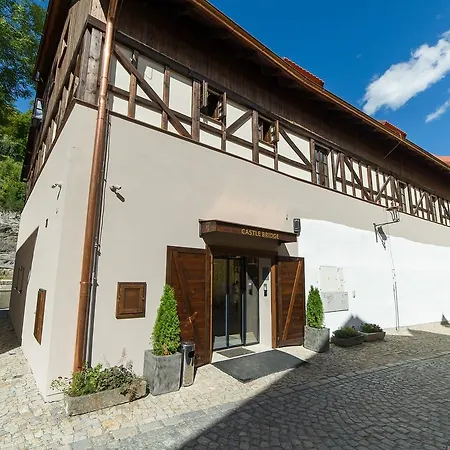 Garni Castle Bridge Otel